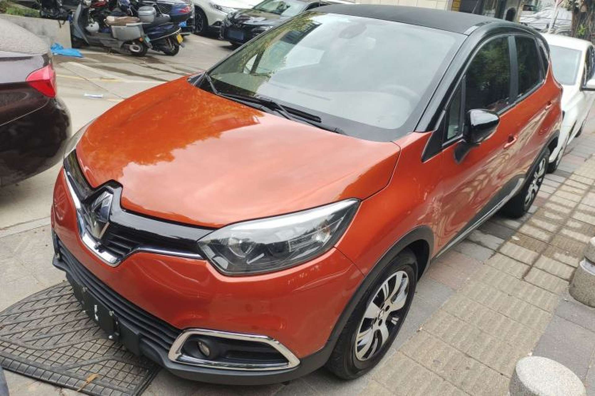 Used Renault Captur 2015 1.2T Automatic Comfort Edition Front Left 45 Deg