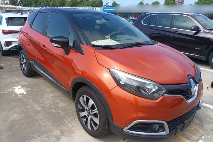 Used Renault Captur 2015 1.2T Automatic Comfort Edition Front Right 45 Deg