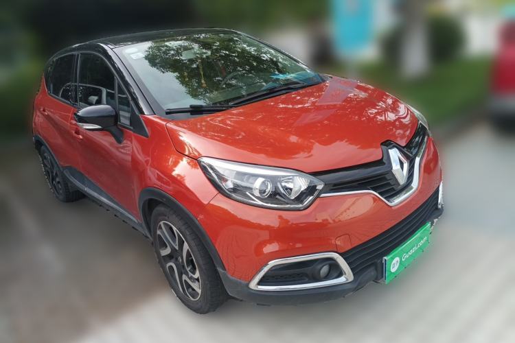 Used Renault Captur 2015 1.2T Automatic Luxury First Edition Front Right 45 Deg