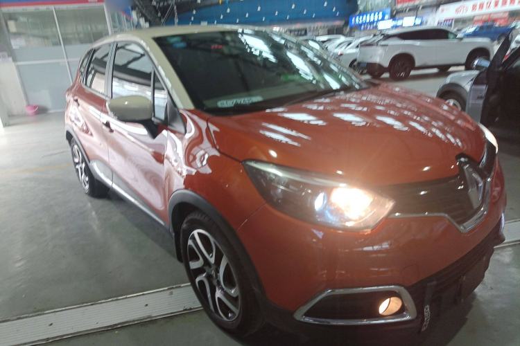 Used Renault Captur 2015 1.2T Automatic Comfort First Edition Front Right 45 Deg
