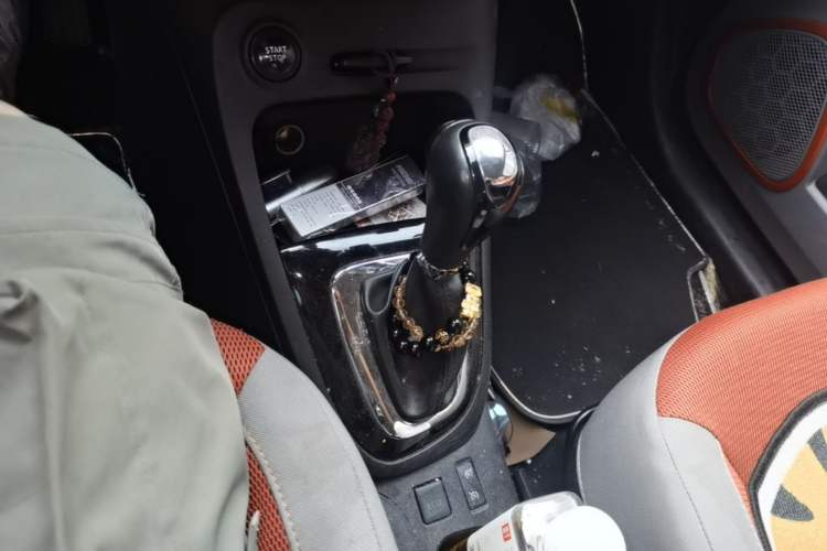 Used Renault Captur 2015 1.2T Automatic Comfort First Edition Gear Lever