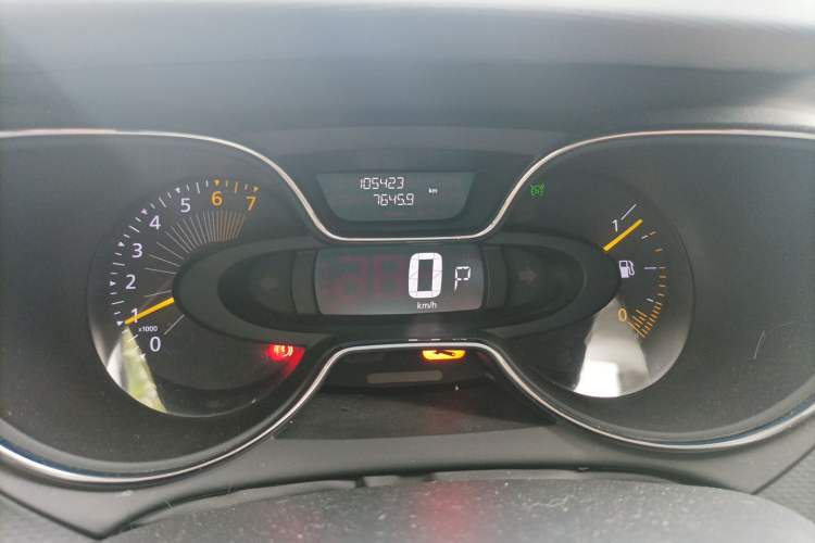 Used Renault Captur 2015 1.2T Automatic Luxury First Edition Instrument Cluster