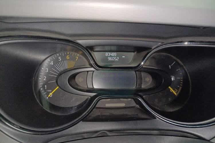 Used Renault Captur 2015 1.2T Automatic Comfort First Edition Instrument Cluster