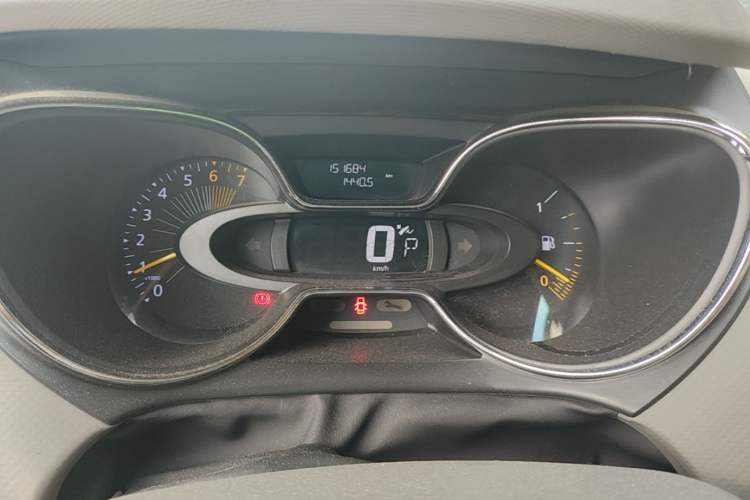 Used Renault Captur 2015 1.2T Automatic Comfort Edition Instrument Cluster