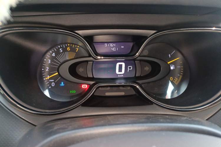 Used Renault Captur 2015 1.2T Automatic Comfort Edition Instrument Cluster