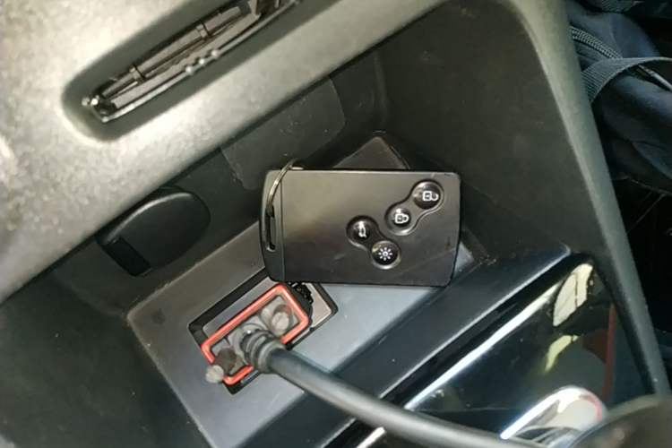 Used Renault Captur 2015 1.2T Automatic Comfort First Edition Interior 1