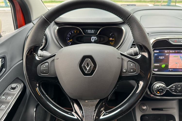 Used Renault Captur 2015 1.2T Automatic Luxury First Edition Interior 12