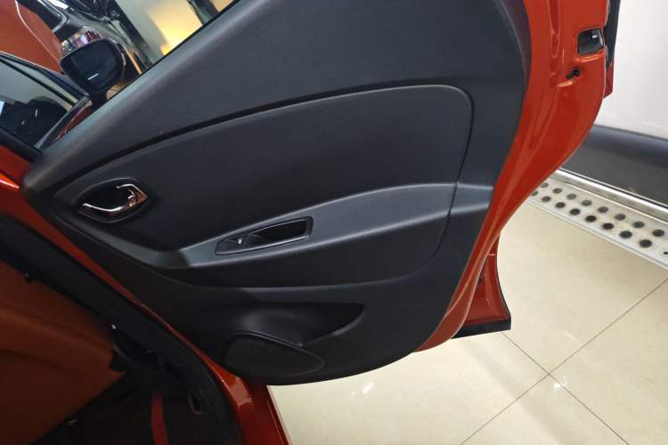 Used Renault Captur 2015 1.2T Automatic Comfort First Edition Interior 3