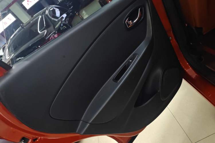Used Renault Captur 2015 1.2T Automatic Comfort First Edition Interior 5
