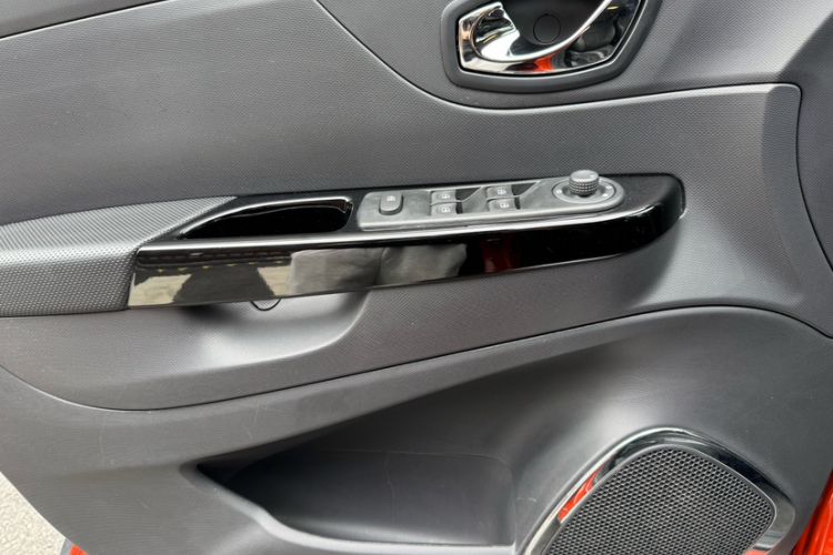 Used Renault Captur 2015 1.2T Automatic Luxury First Edition Interior 5
