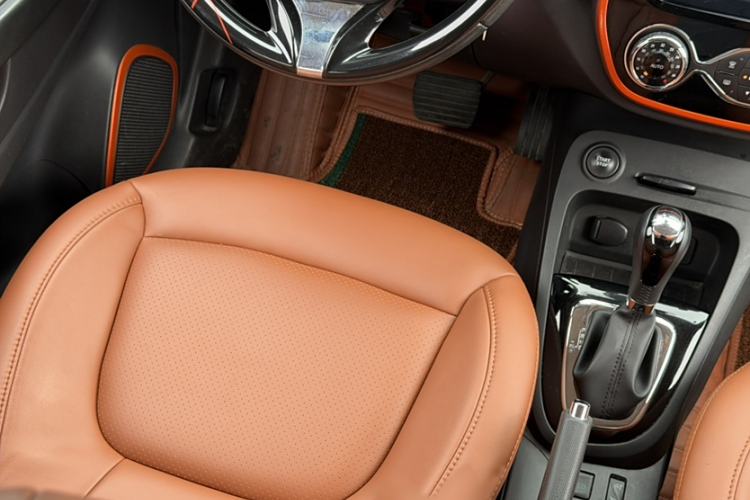Used Renault Captur 2015 1.2T Automatic Comfort First Edition Interior 6