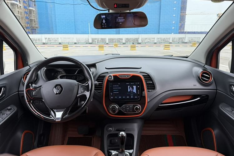 Used Renault Captur 2015 1.2T Automatic Comfort First Edition Interior 7