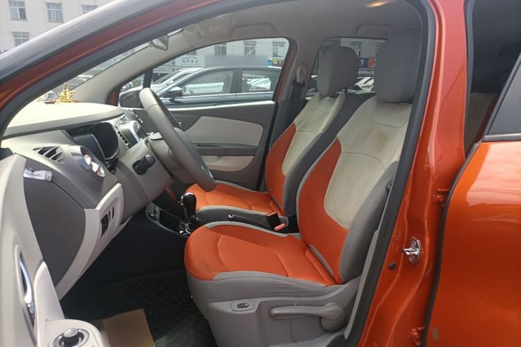 Used Renault Captur 2015 1.2T Automatic Comfort Edition Left Front Seat