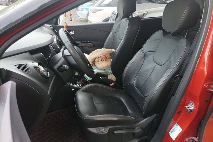 Used Renault Captur 2015 1.2T Automatic Luxury First Edition Left Front Seat