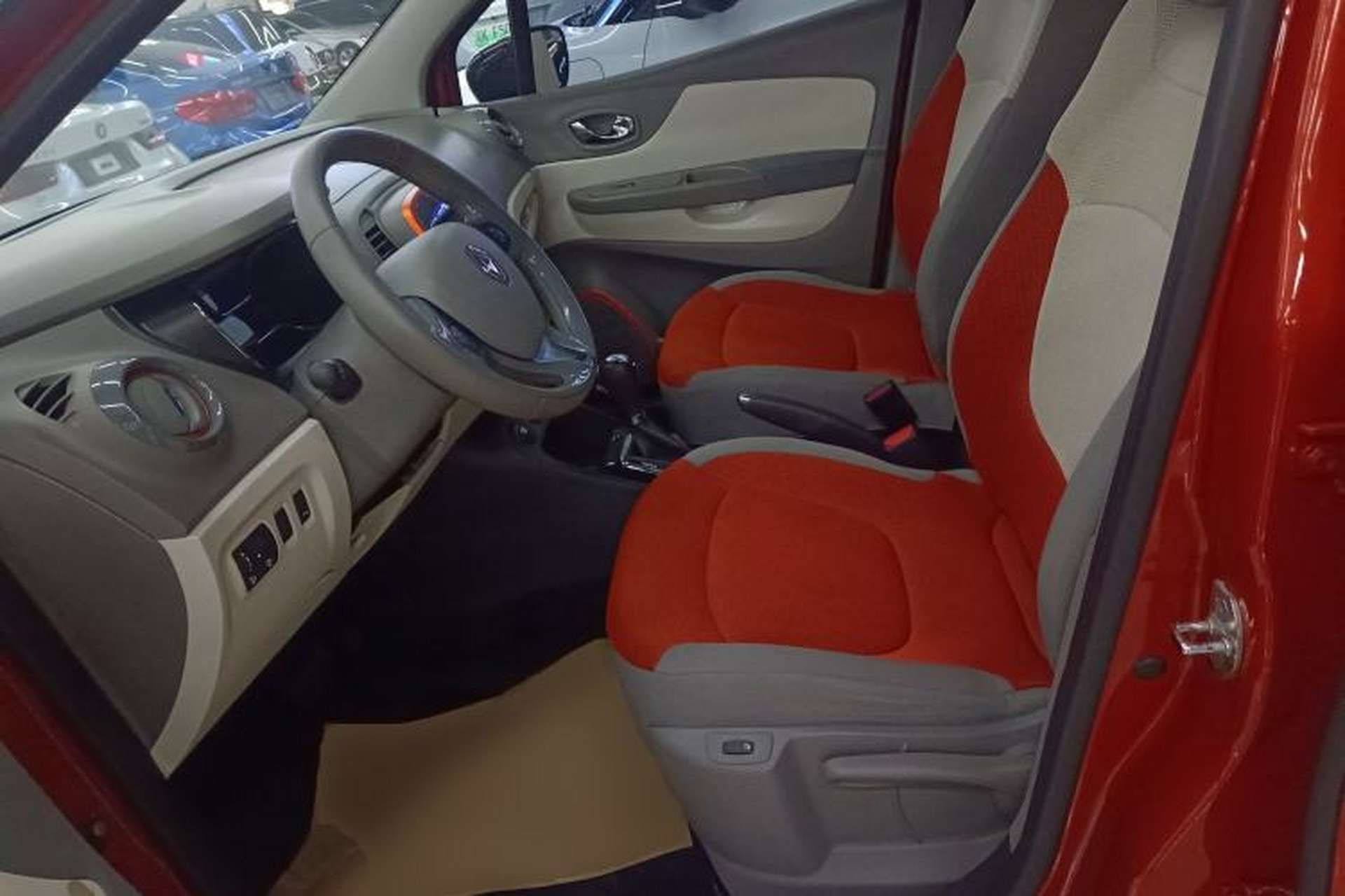 Used Renault Captur 2015 1.2T Automatic Comfort Edition Left Front Seat