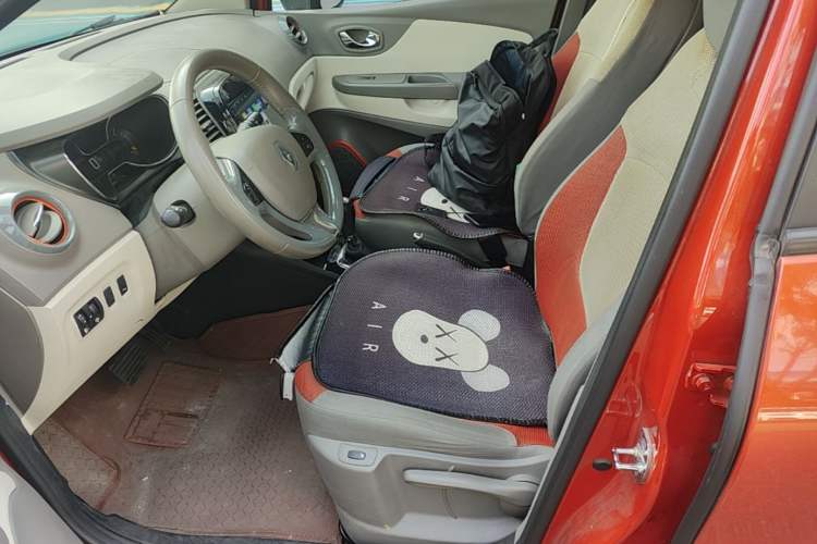 Used Renault Captur 2015 1.2T Automatic Comfort Edition Left Front Seat