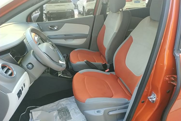 Used Renault Captur 2015 1.2T Automatic Comfort First Edition Left Front Seat