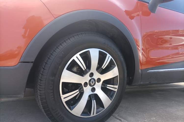 Used Renault Captur 2015 1.2T Automatic Comfort Edition Left Front Wheel Hub
