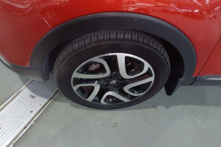Used Renault Captur 2015 1.2T Automatic Comfort First Edition Left Front Wheel Hub