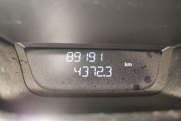 Used Renault Captur 2015 1.2T Automatic Comfort First Edition Odometer Close Up