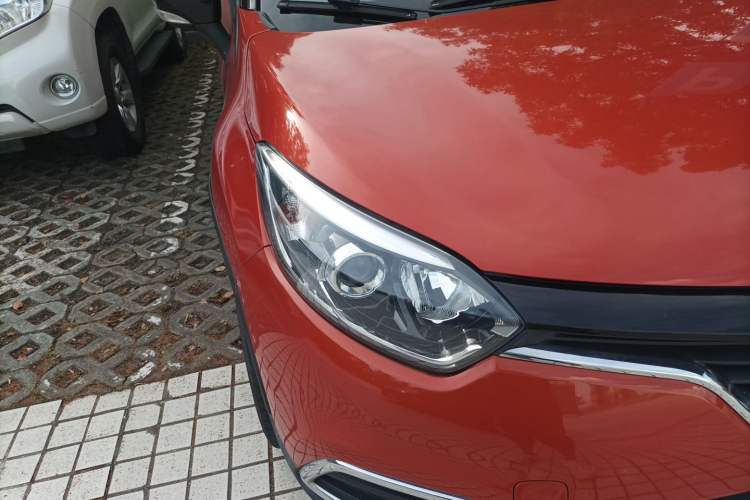 Used Renault Captur 2015 1.2T Automatic Luxury First Edition Right Front Headlight