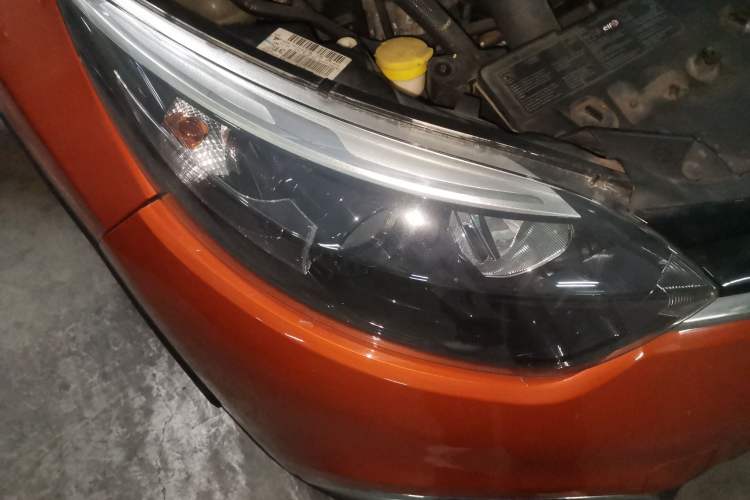 Used Renault Captur 2015 1.2T Automatic Comfort First Edition Right Front Headlight