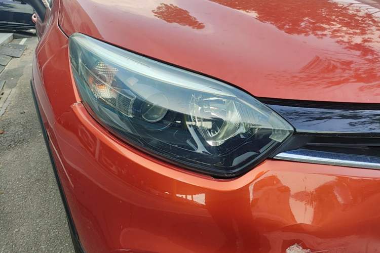 Used Renault Captur 2015 1.2T Automatic Comfort Edition Right Front Headlight