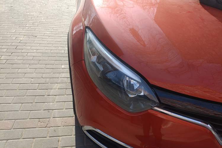 Used Renault Captur 2015 1.2T Automatic Comfort Edition Right Front Headlight