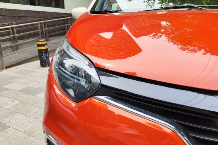 Used Renault Captur 2015 1.2T Automatic Comfort Edition Right Front Headlight