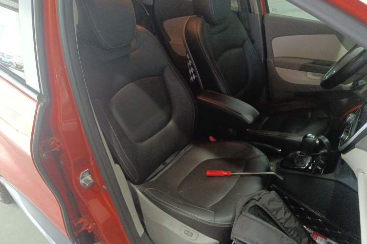 Used Renault Captur 2015 1.2T Automatic Comfort First Edition Right Front Seat