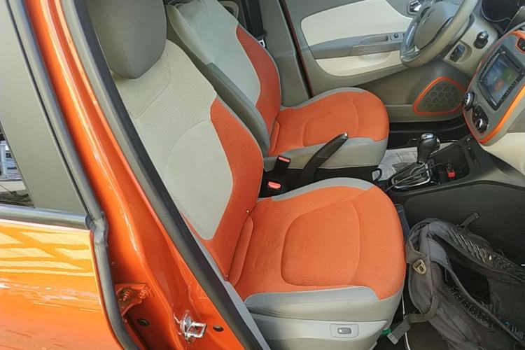 Used Renault Captur 2015 1.2T Automatic Comfort First Edition Right Front Seat