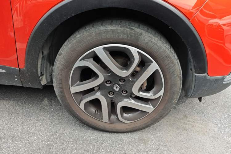 Used Renault Captur 2015 1.2T Automatic Luxury First Edition Right Front Wheel Hub