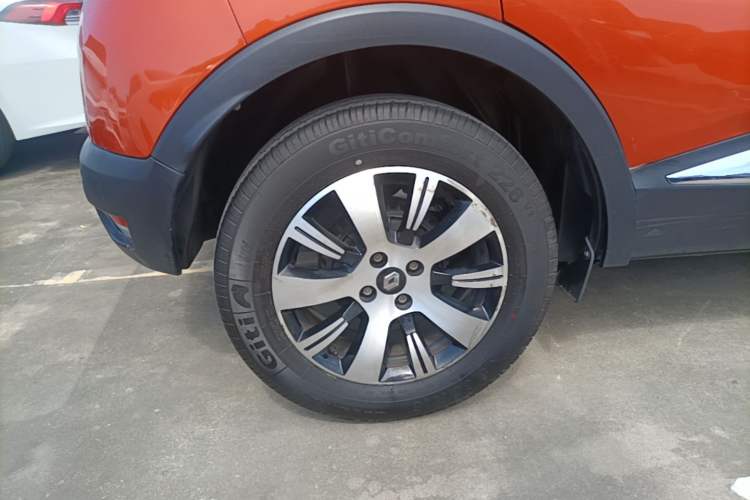 Used Renault Captur 2015 1.2T Automatic Comfort Edition Right Rear Wheel Hub
