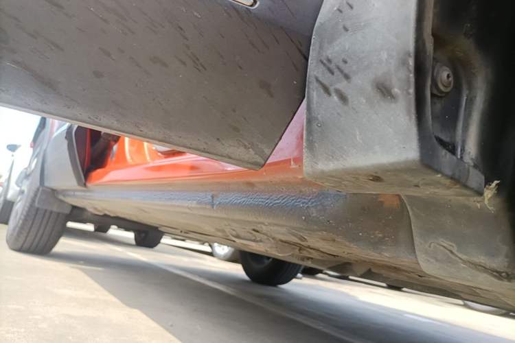 Used Renault Captur 2015 1.2T Automatic Comfort Edition Right Side Sill