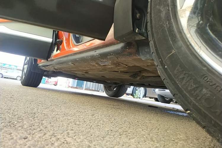Used Renault Captur 2015 1.2T Automatic Comfort First Edition Right Side Sill
