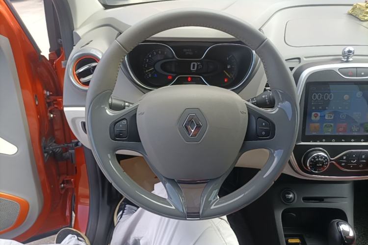 Used Renault Captur 2015 1.2T Automatic Comfort Edition Steering Wheel
