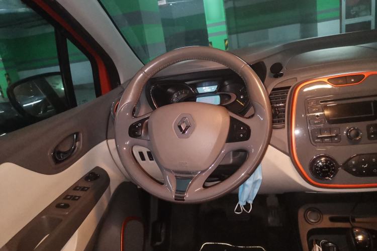 Used Renault Captur 2015 1.2T Automatic Comfort First Edition Steering Wheel
