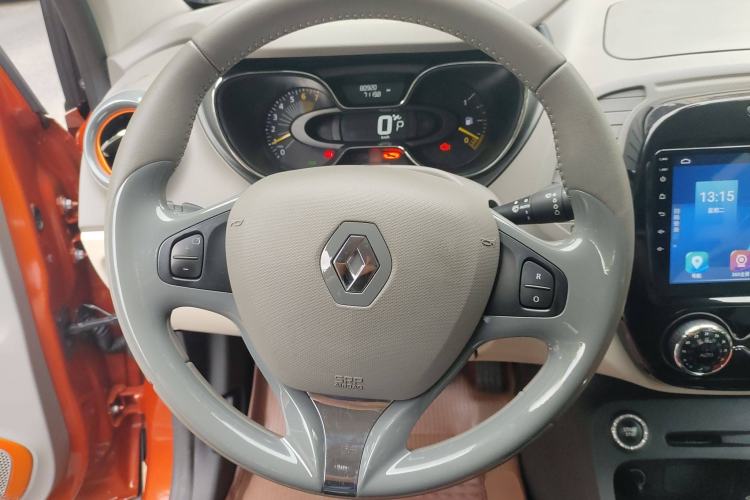 Used Renault Captur 2015 1.2T Automatic Comfort Edition Steering Wheel