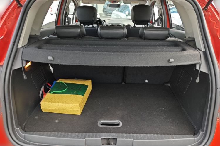 Used Renault Captur 2015 1.2T Automatic Luxury First Edition Trunk