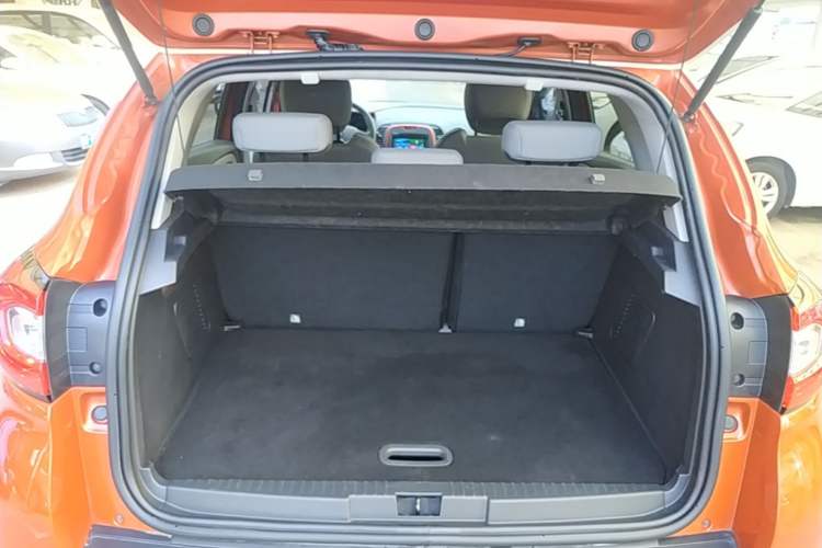 Used Renault Captur 2015 1.2T Automatic Comfort First Edition Trunk