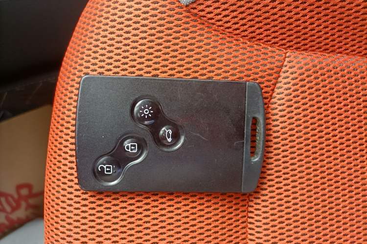 Used Renault Captur 2015 1.2T Automatic Comfort Edition Vehicle Key
