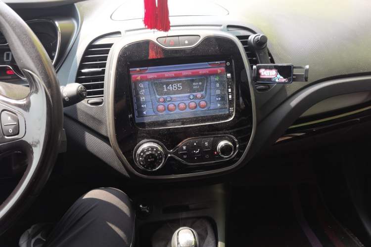 Used Renault Captur 2015 1.2T Automatic Comfort Edition Audio And AC Panel