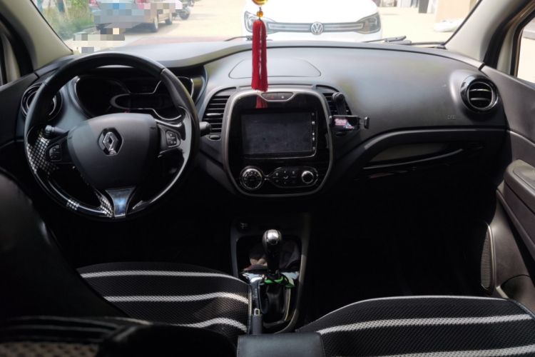 Used Renault Captur 2015 1.2T Automatic Comfort Edition Center Console