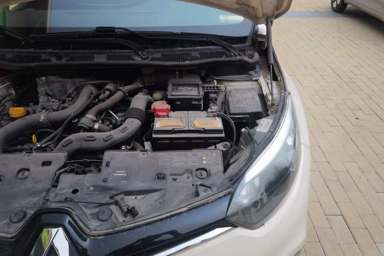Used Renault Captur 2015 1.2T Automatic Comfort Edition Engine Bay Left