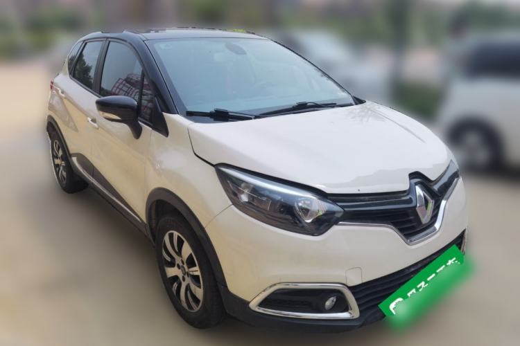 Used Renault Captur 2015 1.2T Automatic Comfort Edition Front Right 45 Deg