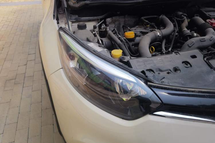 Used Renault Captur 2015 1.2T Automatic Comfort Edition Right Front Headlight