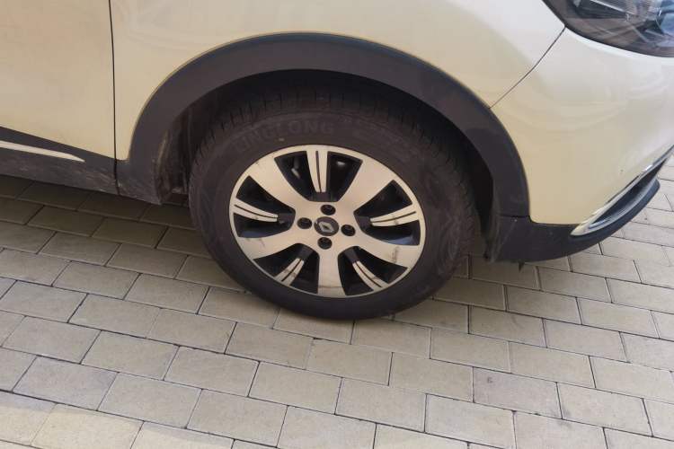 Used Renault Captur 2015 1.2T Automatic Comfort Edition Right Front Wheel Hub
