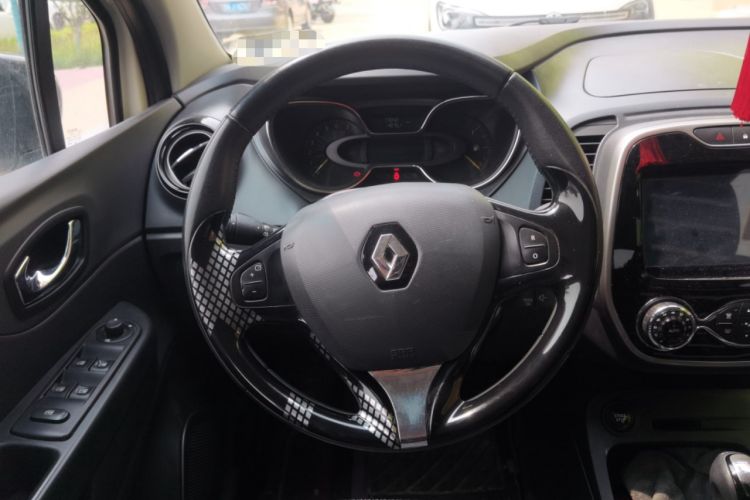 Used Renault Captur 2015 1.2T Automatic Comfort Edition Steering Wheel