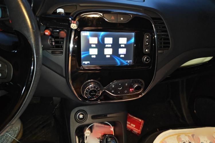 Used Renault Captur 2015 1.2T Automatic Luxury Edition Audio And AC Panel