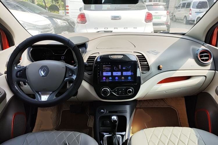 Used Renault Captur 2015 1.2T Automatic Comfort Edition Center Console
